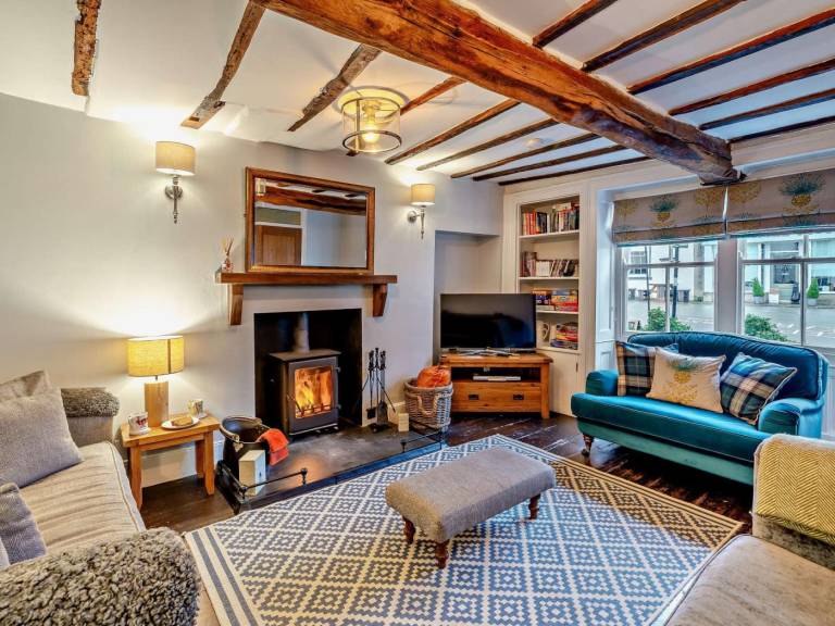 Cottage with barbeque & garden in Grange-over-Sands