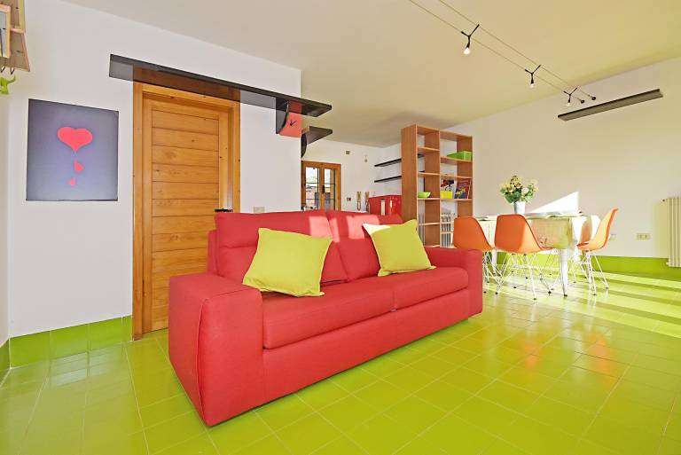 Vacation home with BBQ, garden & patio — photo 4