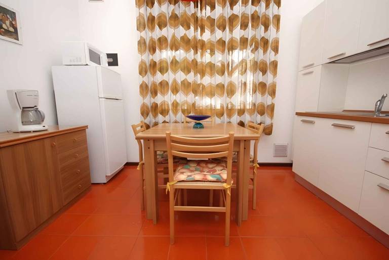 Holiday apartment with garden — photo 2