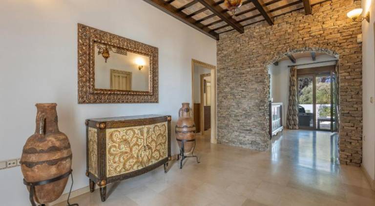 Fully equipped wonderful house with yard, patio & private pool | Suitable for remote work | Pets are welcome — photo 3