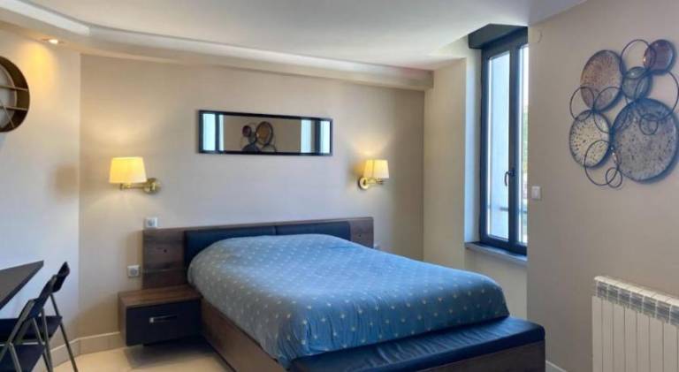 Apartment with 1 room for 2 persons in Montlucon