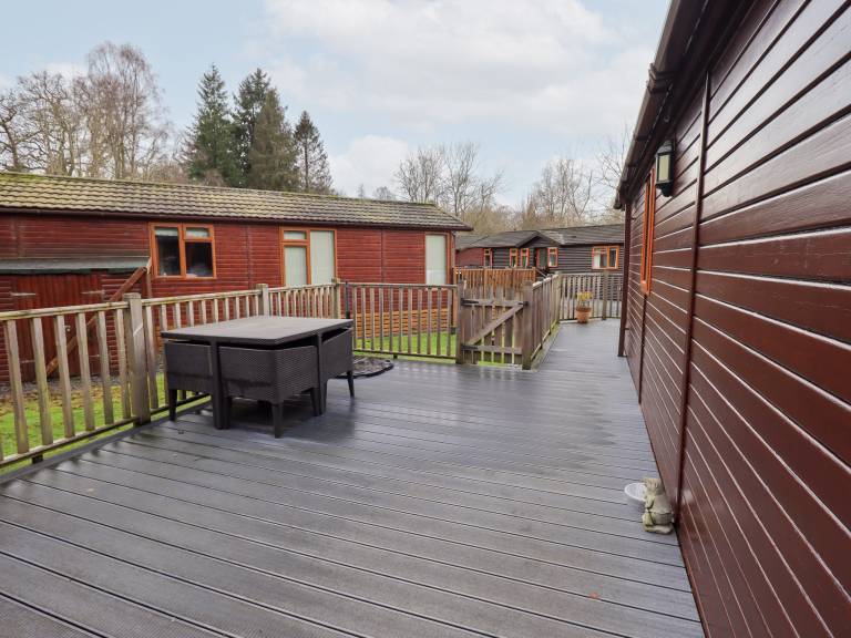 Cottage with garden — photo 3