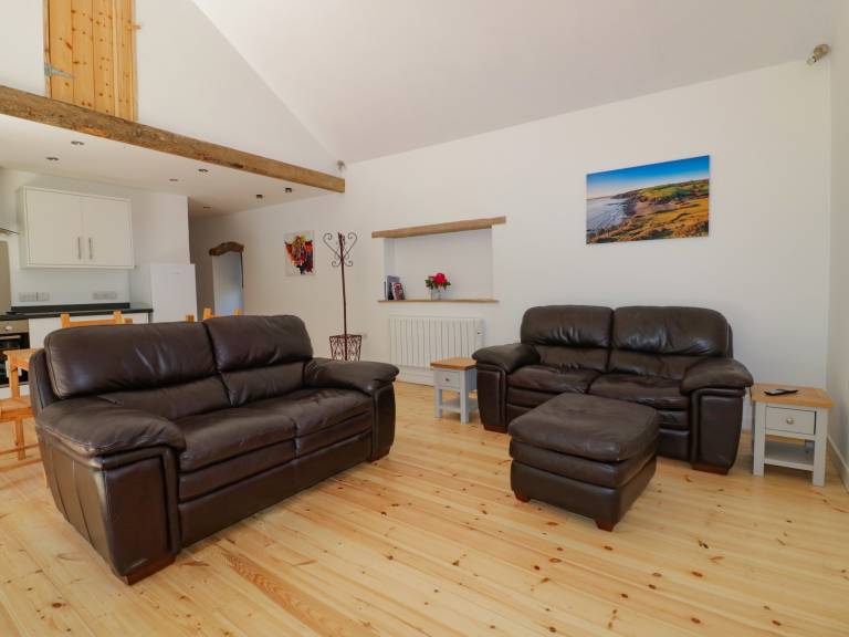 Children-friendly beautiful cottage with yard | Beach view | Pet-friendly — photo 2