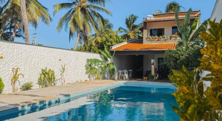 Vacation home with pool in Amontada