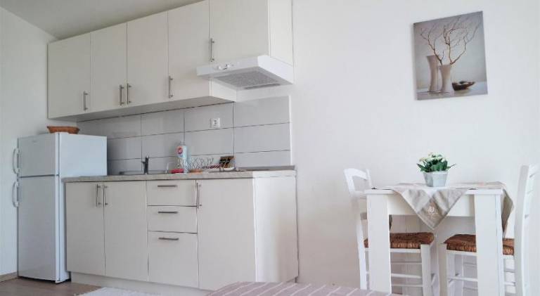 Rental apartment with barbecue & garden — photo 2