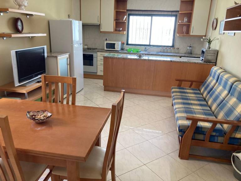 Rental apartment with yard & barbecue in Portimão