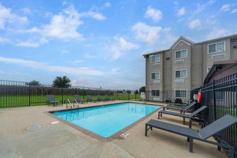 Studio 6 Suites Breaux Bridge, LA — photo 3