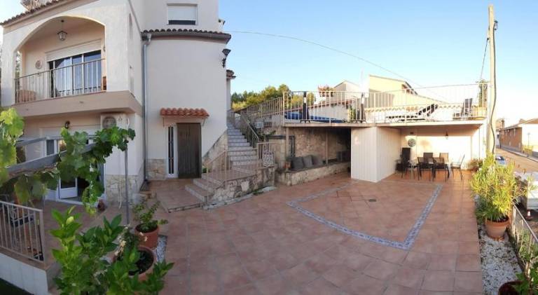 Villa with BBQ, private pool & terrace — photo 4