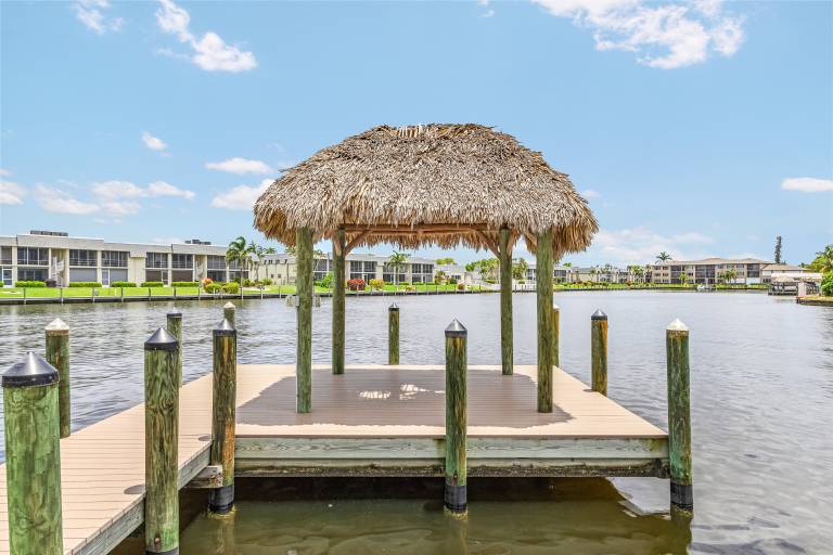Family-friendly vacation home with barbeque & private pool | Pets allowed — photo 4