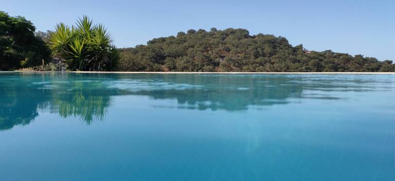 Cabin  Gomes Aires