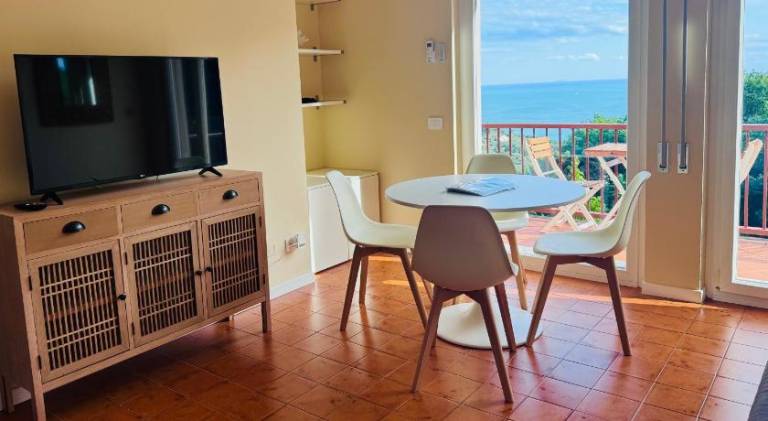 Holiday apartment with pool — photo 2