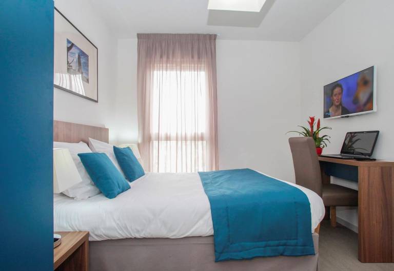 Condo with 1 room for 4 persons — photo 4