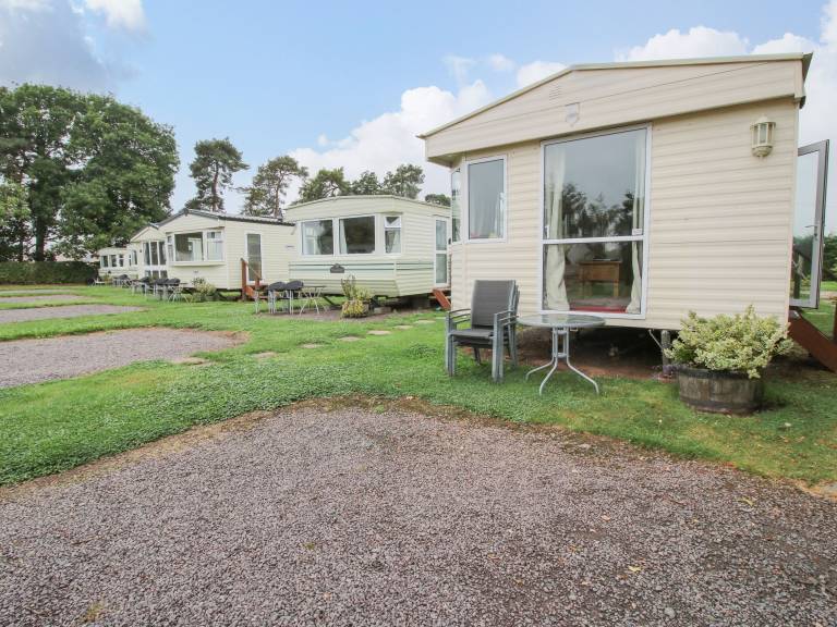 Cottage  Acton Round