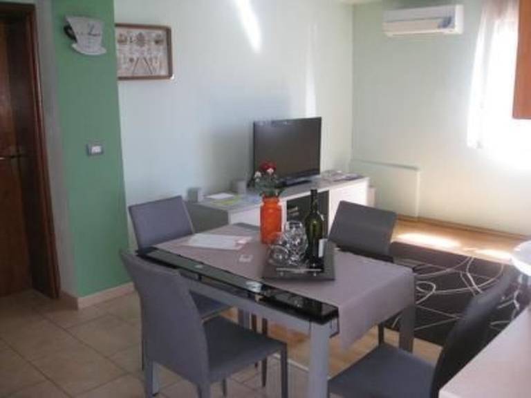 Rental apartment with grill, yard & terrace — photo 4