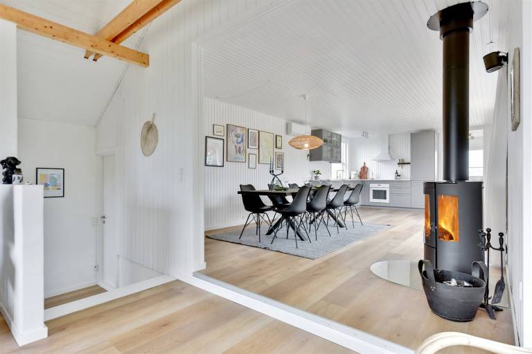 Family-oriented pleasant vacation home with terrace, jacuzzi & sauna | Water view | Pets are welcome — photo 3