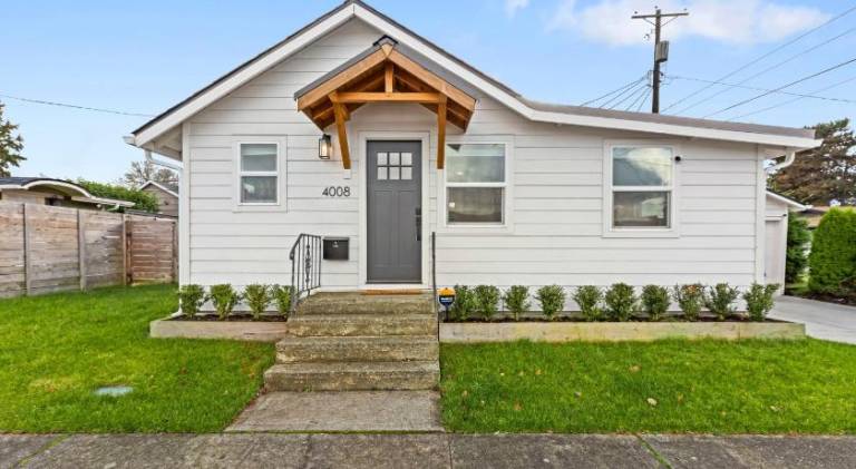 Pleasant house | Pets allowed in Tacoma, WA