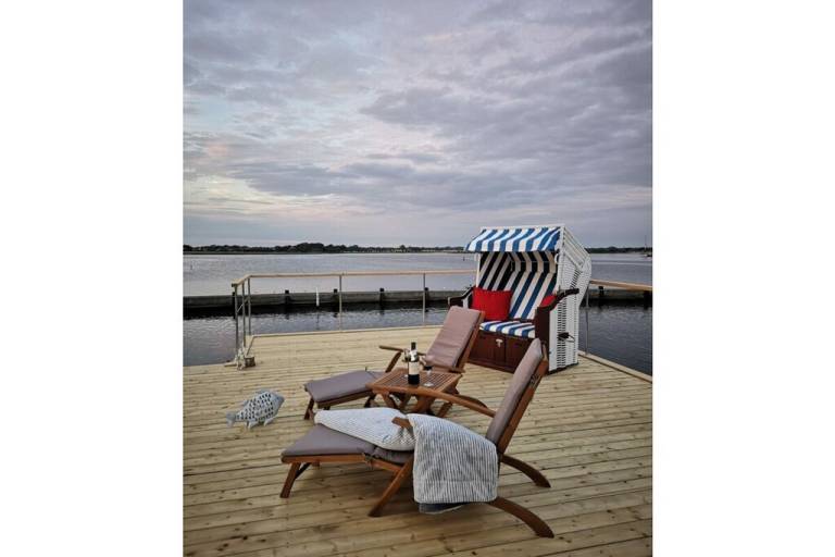 Boat with grill, garden & terrace — photo 5