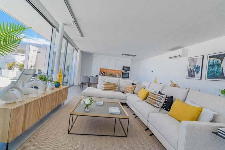 Fully equipped villa with jacuzzi, pool & grill | Good for workation | Dogs allowed — photo 3