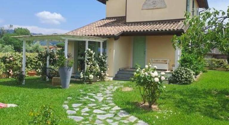 Villa with pool | Pet-friendly in Camaiore