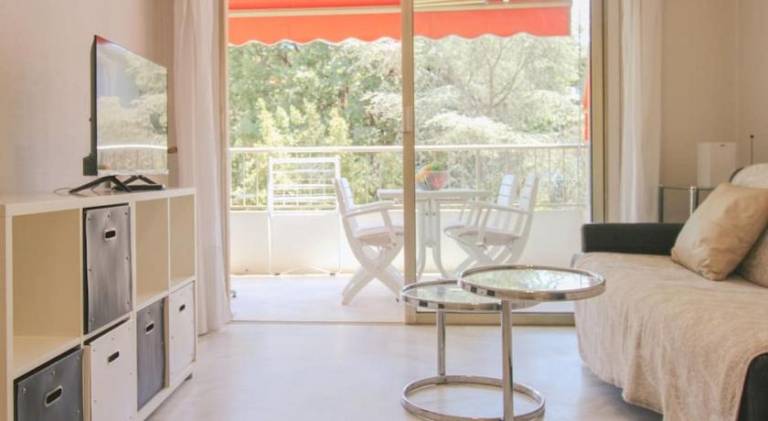 Apartment with terrace — photo 2