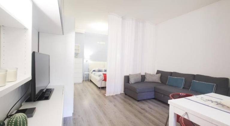 Rental apartment with pool in Aci Castello