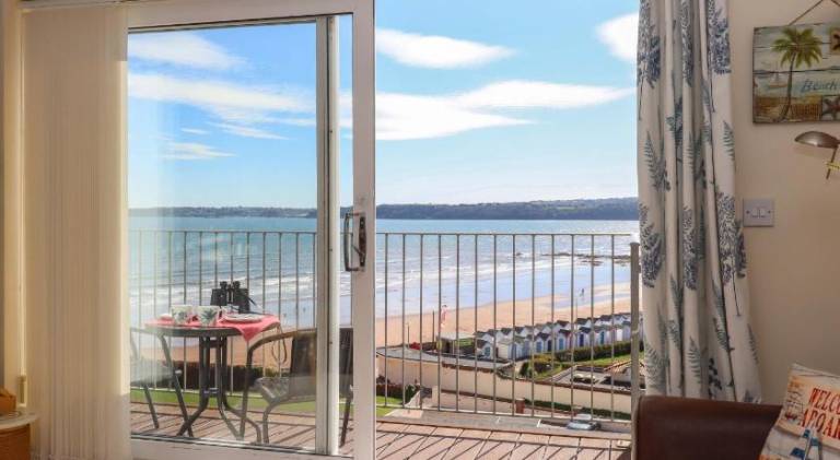 Rental apartment with 2 rooms for 4 persons — photo 3