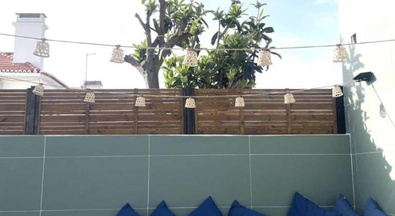 Wonderful vacation home with BBQ, terrace & hot tub | Next to the beach | Pets allowed in Almada