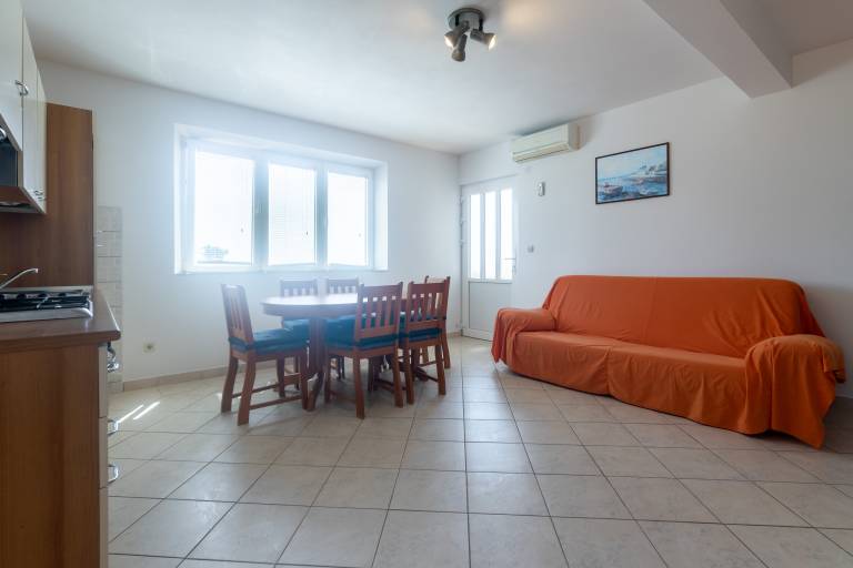 Two bedroom apartment with terrace and sea view Sveta Nedilja (Hvar) (A-4049-b) — photo 5