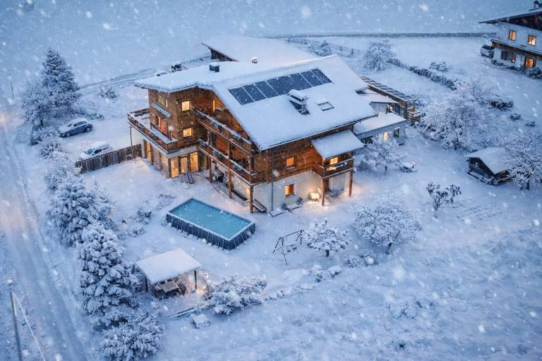 Holiday Apartment 'Residenz Zirmer Wohnung Feuer' with Mountain View, Shared Garden and Wi-Fi in Dolo