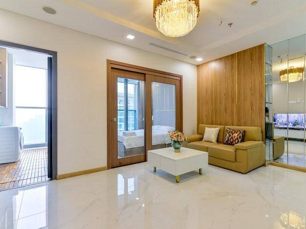 Apartment with yard & pool | Water view — photo 2