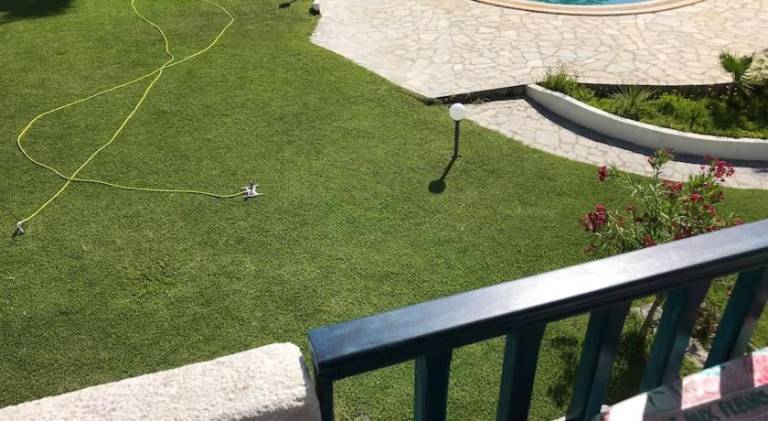 House with pool — photo 3