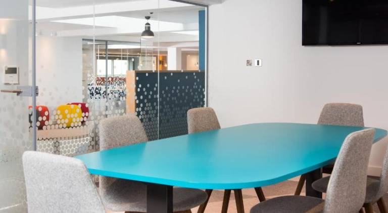 Holiday Inn Express Swindon City Centre By IHG — photo 4