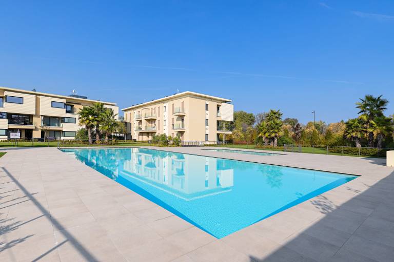 Holiday apartment with pool & patio — photo 2