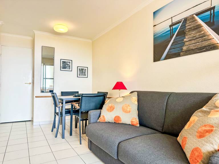 Family-oriented rental apartment with patio, pool & yard | Sea view | Dogs allowed — photo 2
