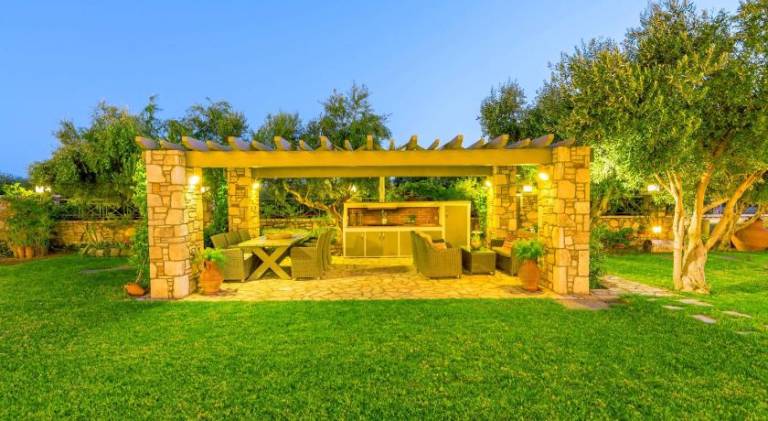 Villa with patio, barbeque & garden — photo 4