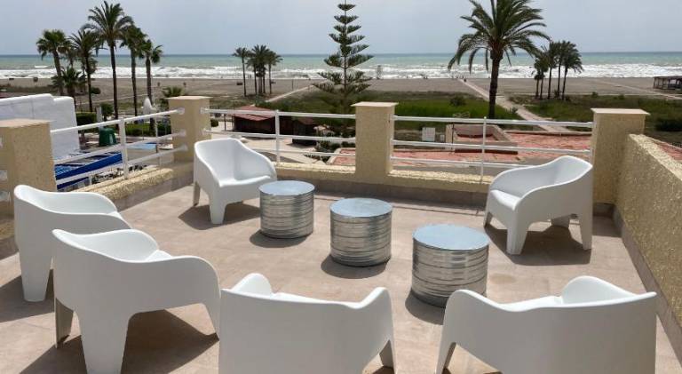 House with 4 rooms for 9 persons in Playas