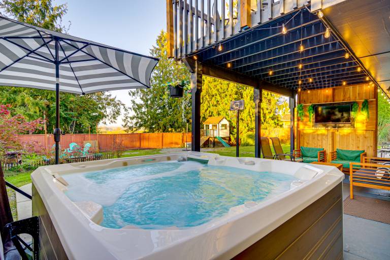 Mount Vernon Home w/ Private Hot Tub — photo 2