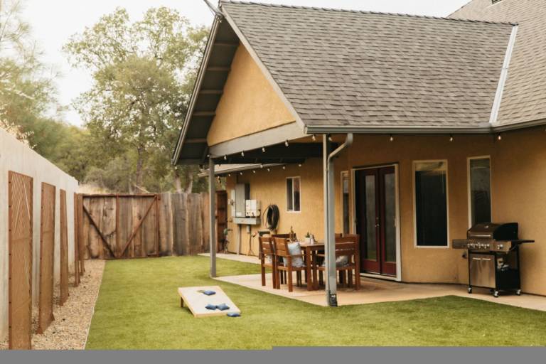 House Mariposa