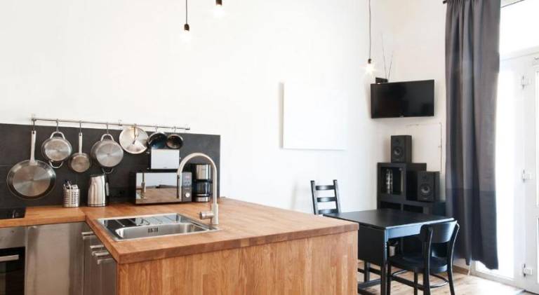 Zentrales & modernes City-Apartment - FREE PARKING & BIKES — photo 4