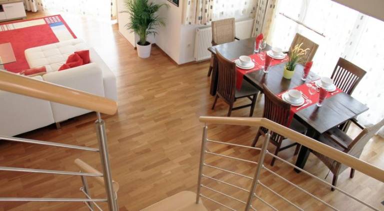 Holiday apartment with garden & patio — photo 5
