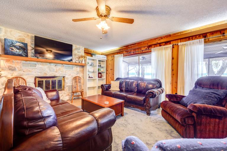 Lake Winnott Home w/ Boat Ramp & Dock — photo 4