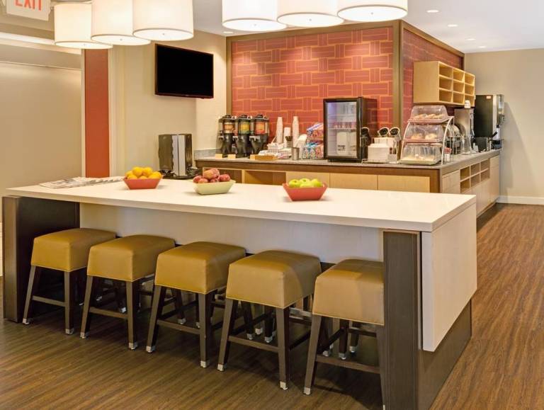 MainStay Suites Omaha Old Mill — photo 3
