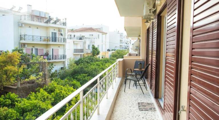 Κηπος με τις πορτοκαλιες — photo 2