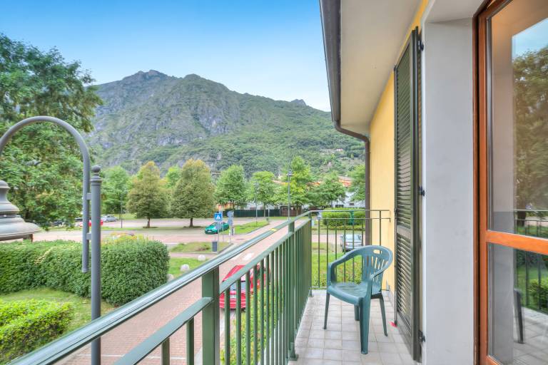 Rental apartment with garden | Mountain view in Porlezza