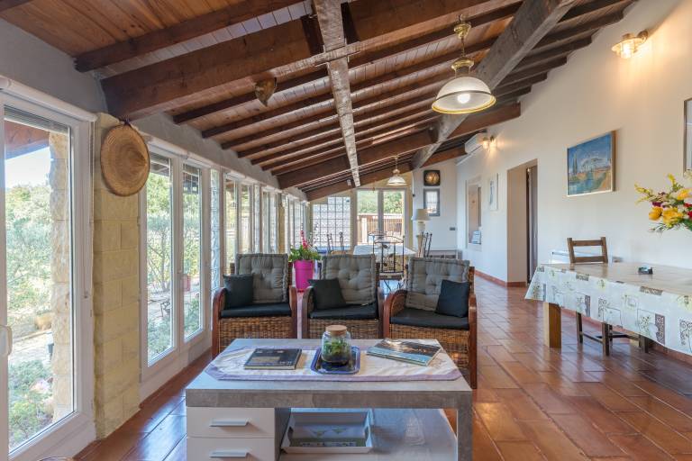 Fully equipped beautiful villa with yard, pool & terrace | Garden view | Pet-friendly — photo 4