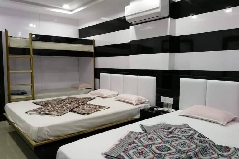 Hotel Laabh