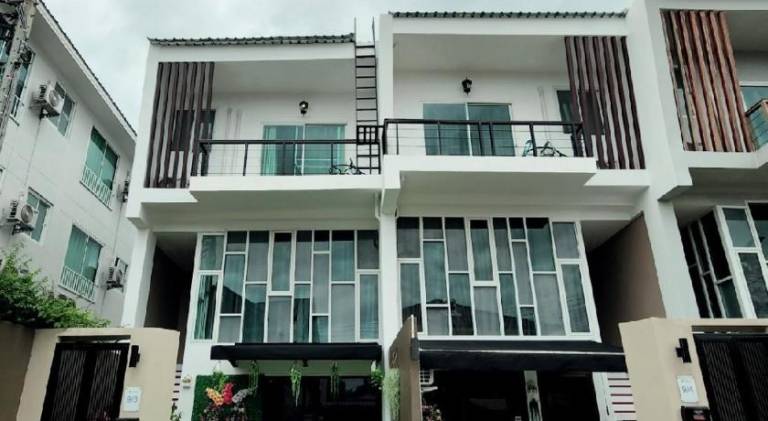 Ample villa | Pets allowed in Chiang Mai