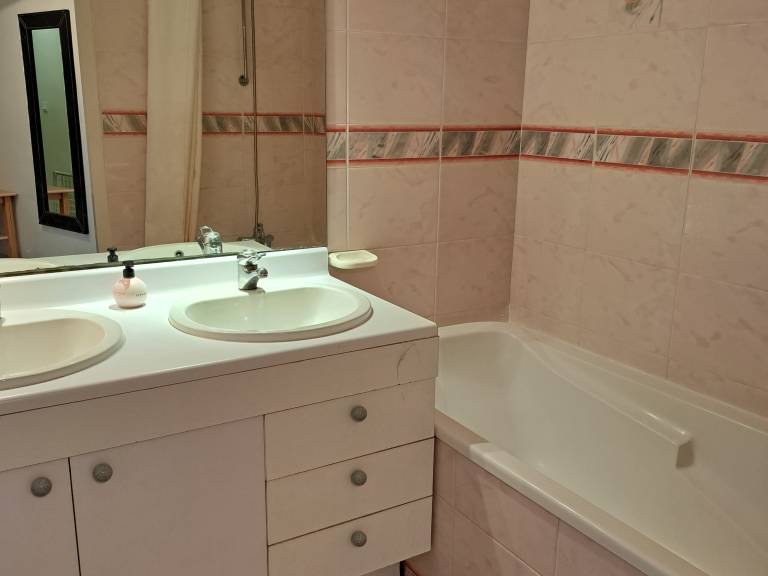 Holiday apartment with 2 rooms for 6 persons — photo 5