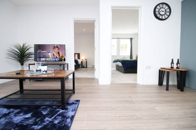 Family-oriented beautiful rental apartment | Close to Cardiff Castle | Pets are welcome — photo 4