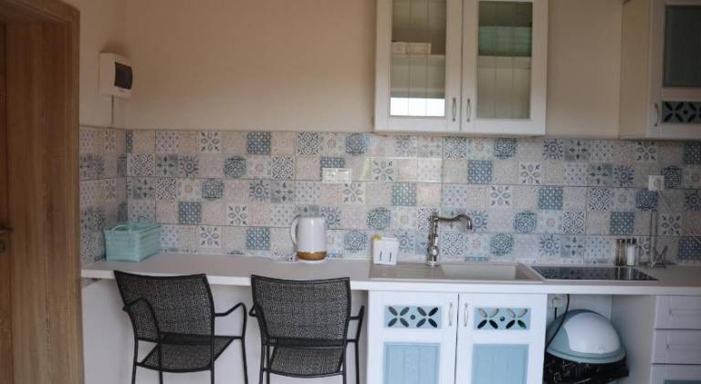 Holiday apartment with patio, BBQ & garden — photo 4
